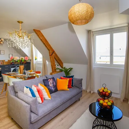 Daire Entier A Deux Pas De La Place Ducale