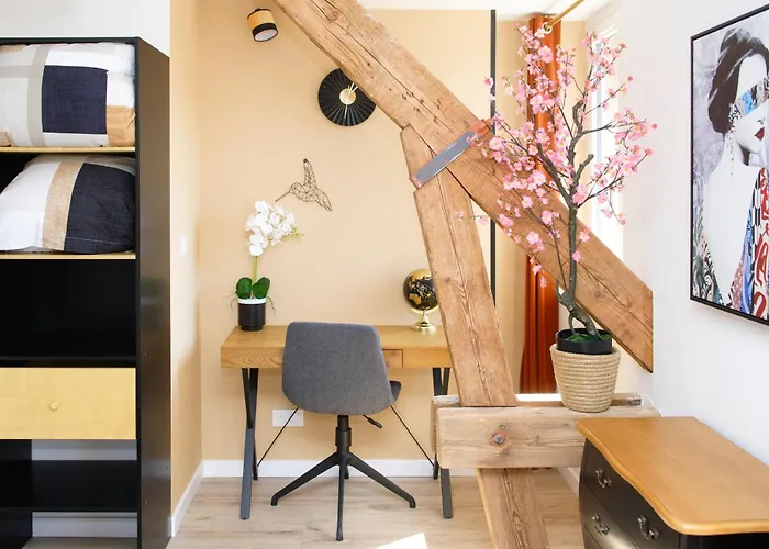 Lumineux Et Calme Avec Vue Sur La Place Ducale - Hyper Centre Charleville-Mézières